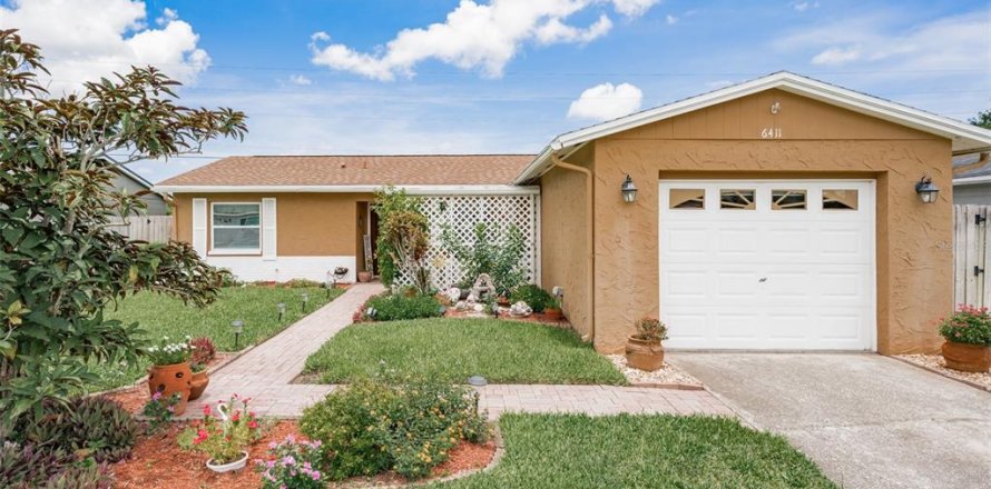 Villa ou maison à Pinellas Park, Floride 3 chambres, 104.79 m2 № 1831185