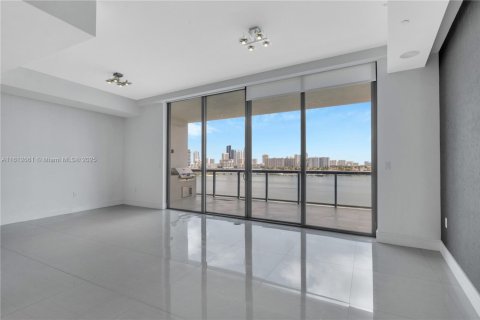 Condo in Aventura, Florida, 4 bedrooms  № 1234491 - photo 11