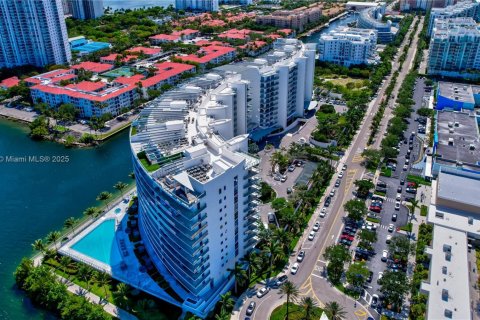 Condo in Aventura, Florida, 4 bedrooms  № 1234491 - photo 29