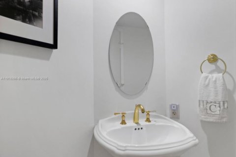 Copropriété à vendre à Sunny Isles Beach, Floride: 3 chambres, 224.82 m2 № 1974639 - photo 12
