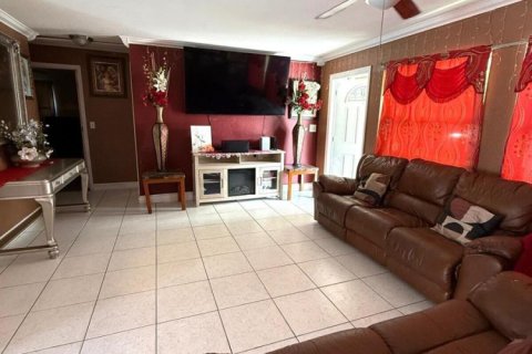 Villa ou maison à vendre à Lantana, Floride: 3 chambres, 88.81 m2 № 2357294 - photo 5