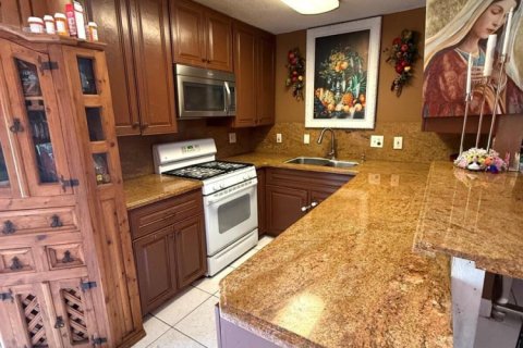 Villa ou maison à vendre à Lantana, Floride: 3 chambres, 88.81 m2 № 2357294 - photo 4