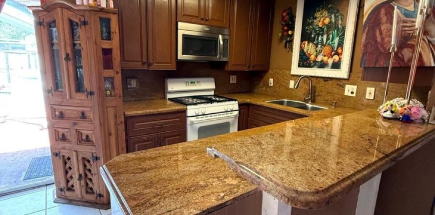 Villa ou maison à Lantana, Floride 3 chambres, 88.81 m2 № 2357294