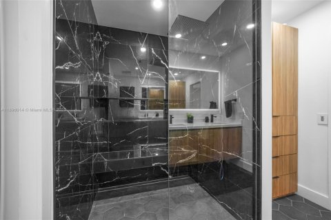 Villa ou maison à vendre à Miami, Floride: 3 chambres, 139.35 m2 № 1954165 - photo 17