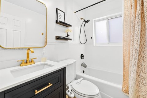 Villa ou maison à vendre à Miami, Floride: 3 chambres, 139.35 m2 № 1954165 - photo 23