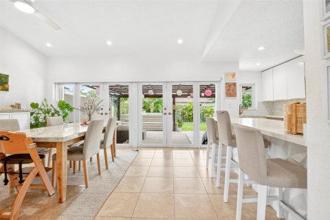 Villa ou maison à vendre à Miami, Floride: 3 chambres, 139.35 m2 № 1954165 - photo 2
