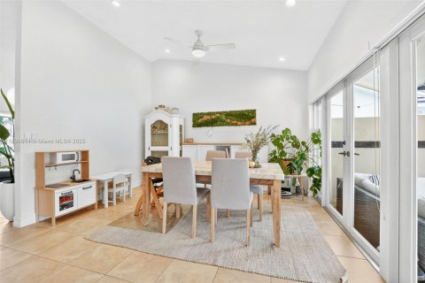 Villa ou maison à vendre à Miami, Floride: 3 chambres, 139.35 m2 № 1954165 - photo 3