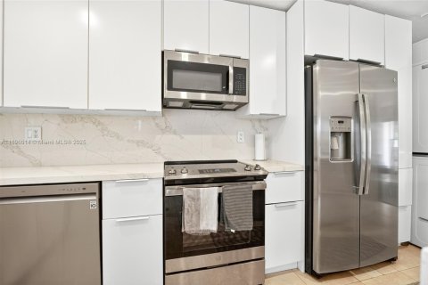 Villa ou maison à vendre à Miami, Floride: 3 chambres, 139.35 m2 № 1954165 - photo 14