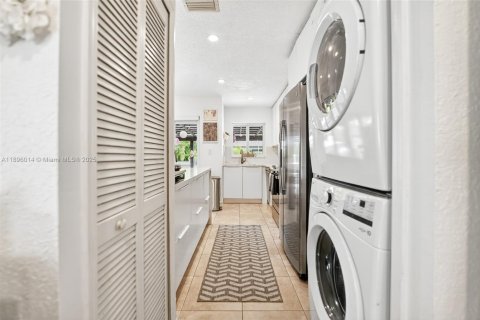 Villa ou maison à vendre à Miami, Floride: 3 chambres, 139.35 m2 № 1954165 - photo 12