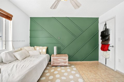 Villa ou maison à vendre à Miami, Floride: 3 chambres, 139.35 m2 № 1954165 - photo 25