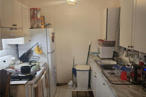 Купить виллу или дом в Майами, Флорида 3 спальни, 98.1м2, № 2058554 - фото 2