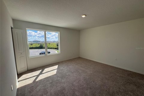 House in Poinciana, Florida 4 bedrooms, 152.64 sq.m. № 2416794 - photo 7
