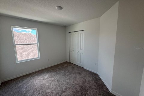 House in Poinciana, Florida 4 bedrooms, 152.64 sq.m. № 2416794 - photo 10