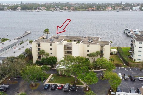 Copropriété à vendre à Lantana, Floride: 2 chambres, 111.48 m2 № 2147376 - photo 3