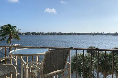 Copropriété à vendre à Lantana, Floride: 2 chambres, 111.48 m2 № 2147376 - photo 18