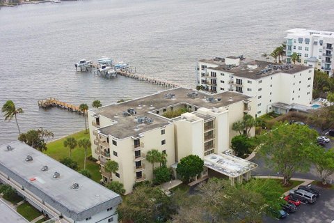 Copropriété à vendre à Lantana, Floride: 2 chambres, 111.48 m2 № 2147376 - photo 4