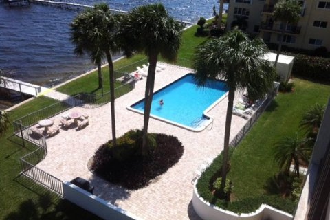 Copropriété à vendre à Lantana, Floride: 2 chambres, 111.48 m2 № 2147376 - photo 20