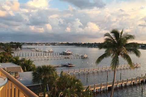Copropriété à vendre à Lantana, Floride: 2 chambres, 111.48 m2 № 2147376 - photo 19