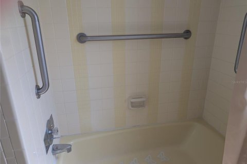 House in Kenneth City, Florida 2 bedrooms, 146.41 sq.m. № 1851314 - photo 15