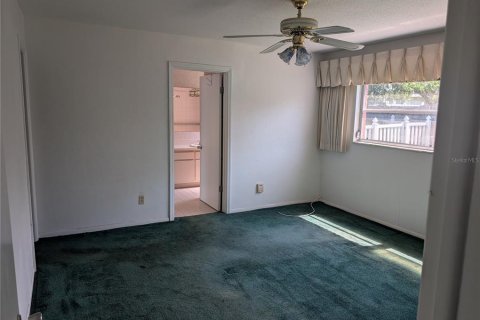 House in Kenneth City, Florida 2 bedrooms, 146.41 sq.m. № 1851314 - photo 8