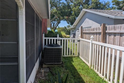 House in Kenneth City, Florida 2 bedrooms, 146.41 sq.m. № 1851314 - photo 18
