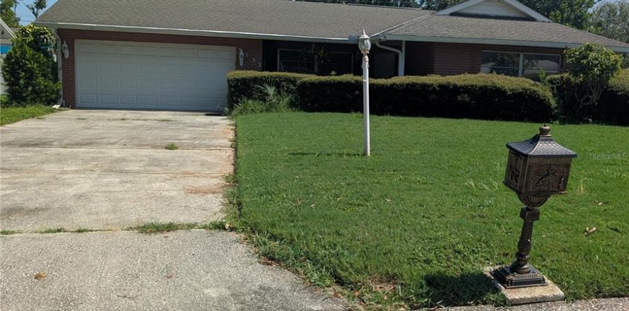 House in Kenneth City, Florida 2 bedrooms, 146.41 sq.m. № 1851314