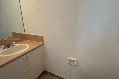 Touwnhouse à louer à Homestead, Floride: 3 chambres, 140.1 m2 № 1991432 - photo 25