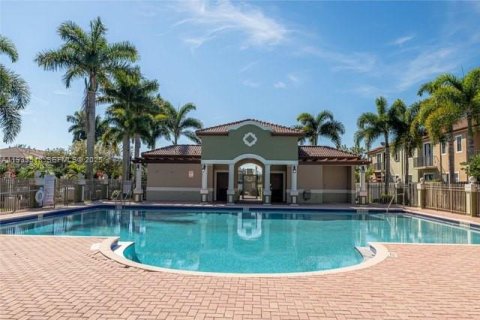 Touwnhouse à louer à Homestead, Floride: 3 chambres, 140.1 m2 № 1991432 - photo 5