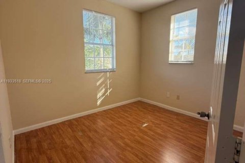 Touwnhouse à louer à Homestead, Floride: 3 chambres, 140.1 m2 № 1991432 - photo 15