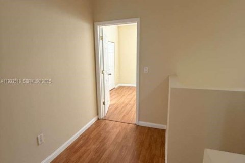 Touwnhouse à louer à Homestead, Floride: 3 chambres, 140.1 m2 № 1991432 - photo 19