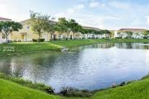 Touwnhouse à louer à Homestead, Floride: 3 chambres, 140.1 m2 № 1991432 - photo 6