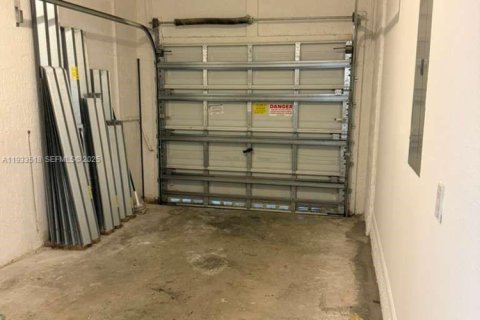 Touwnhouse à louer à Homestead, Floride: 3 chambres, 140.1 m2 № 1991432 - photo 27