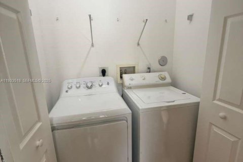 Touwnhouse à louer à Homestead, Floride: 3 chambres, 140.1 m2 № 1991432 - photo 23