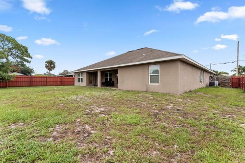 Villa ou maison à vendre à Port St. Lucie, Floride: 4 chambres, 209.49 m2 № 2082927 - photo 8