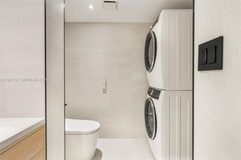 Copropriété à louer à Sunny Isles Beach, Floride: 2 chambres, 163.51 m2 № 1998950 - photo 29