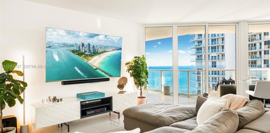 Condo à Sunny Isles Beach, Floride, 2 chambres  № 1998950