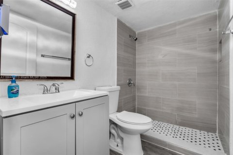 Condominio en venta en Hialeah, Florida, 2 dormitorios, 71.07 m2 № 1839471 - foto 15