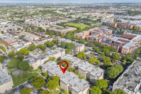 Condominio en venta en Hialeah, Florida, 2 dormitorios, 71.07 m2 № 1839471 - foto 22