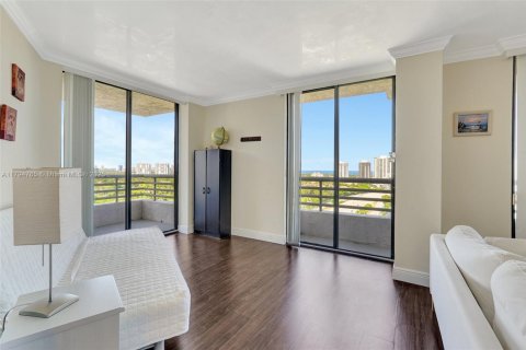 Condo in Aventura, Florida, 2 bedrooms  № 1667682 - photo 6