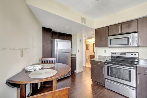 Condo in Aventura, Florida, 2 bedrooms  № 1667682 - photo 24