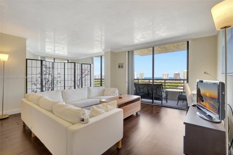 Condo in Aventura, Florida, 2 bedrooms  № 1667682 - photo 5