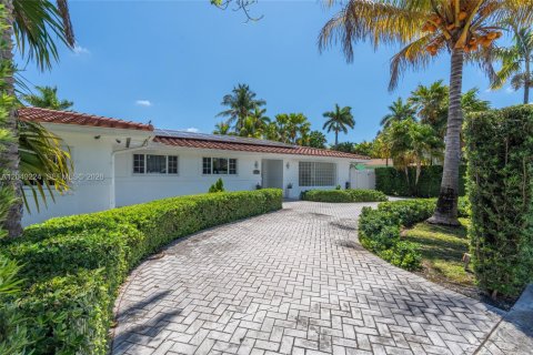 Villa ou maison à Miami, Floride 5 chambres, 262.26 m2 № 2168731