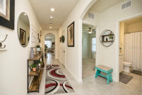 House in Palm Bay, Florida 4 bedrooms, 170.01 sq.m. № 2393937 - photo 5