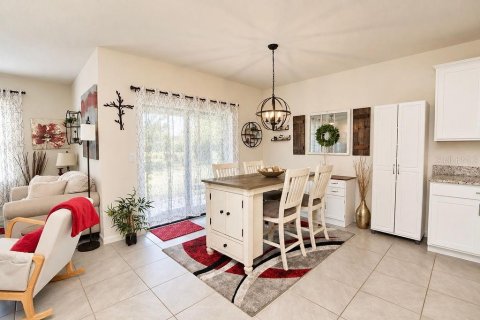 House in Palm Bay, Florida 4 bedrooms, 170.01 sq.m. № 2393937 - photo 12