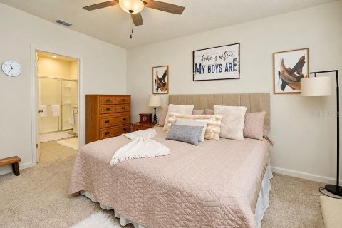 House in Palm Bay, Florida 4 bedrooms, 170.01 sq.m. № 2393937 - photo 19