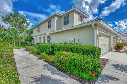 Condo in Port Charlotte, Florida, 2 bedrooms  № 1900487 - photo 2