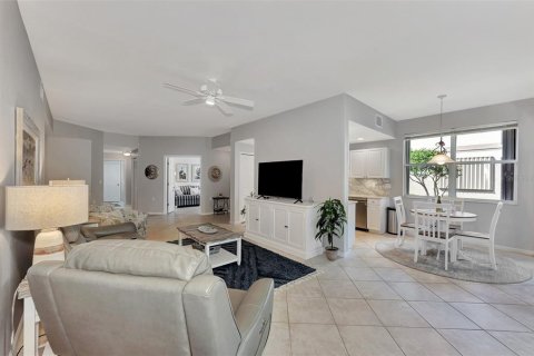 Condo in Port Charlotte, Florida, 2 bedrooms  № 1900487 - photo 10