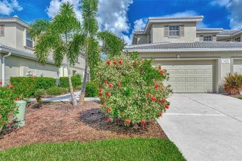 Condo in Port Charlotte, Florida, 2 bedrooms  № 1900487 - photo 1