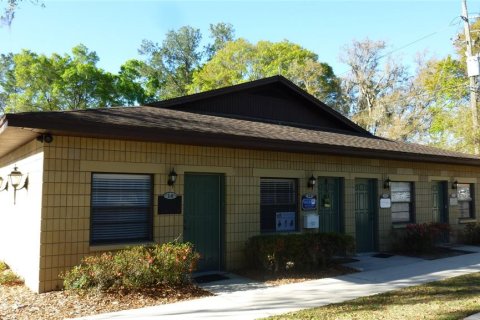 Propiedad comercial en alquiler en Gainesville, Florida, 104.05 m2 № 1113843 - foto 2