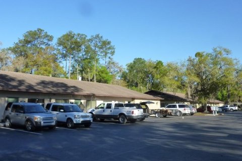 Propiedad comercial en alquiler en Gainesville, Florida, 104.05 m2 № 1113843 - foto 4